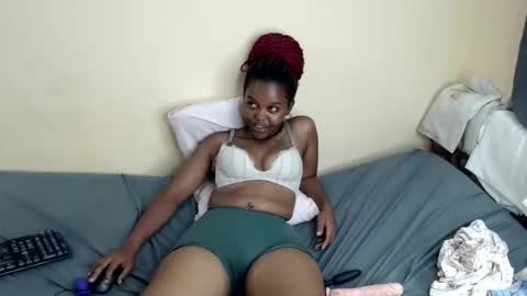 Snapshot of lush_goddess chatting on April 16, 2026, 10:56 pm shan online show from April 16, 2026, 10:56 pm