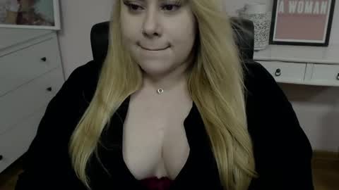 Hailey online show from March 12, 2026, 2:50 am