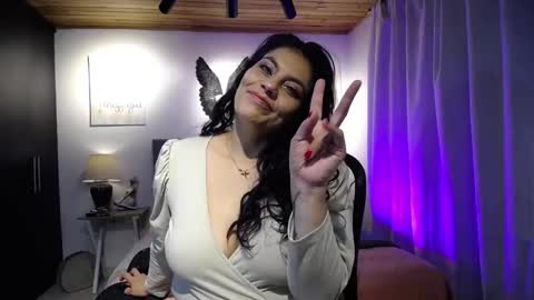 Snapshot of lust_mom chatting on February 22, 2025, 9:45 am Angela 3 online show from February 22, 2025, 9:45 am