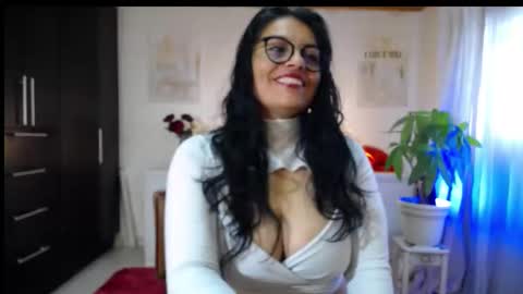 Snapshot of lust_mom chatting on October 2, 2025, 9:00 pm Angela 3 online show from October 2, 2025, 9:00 pm