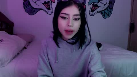 Valerie  April   online show from December 3, 2024, 1:30 am