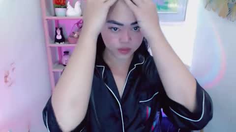 Snapshot of lustfuloffendertrina chatting on June 2, 2026, 9:11 am Trina online show from June 2, 2026, 9:11 am