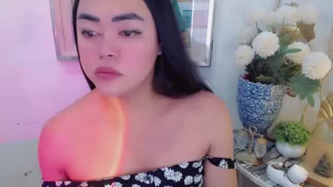Snapshot of lustfuloffendertrina chatting on June 5, 2026, 2:29 am Trina online show from June 5, 2026, 2:29 am