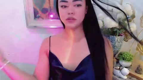 Snapshot of lustfuloffendertrina chatting on June 7, 2026, 4:27 am Trina online show from June 7, 2026, 4:27 am