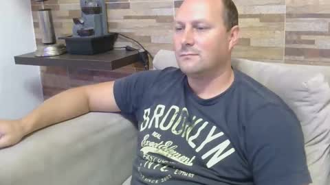 lustonfan online show from April 1, 2026, 1:41 pm