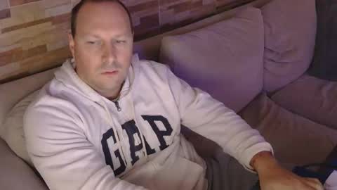 lustonfan online show from April 22, 2026, 1:01 pm
