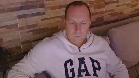 lustonfan online show from April 23, 2026, 12:51 pm