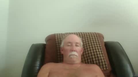 Snapshot of luv269er chatting on May 7, 2026, 10:37 pm luv269er online show from May 7, 2026, 10:37 pm