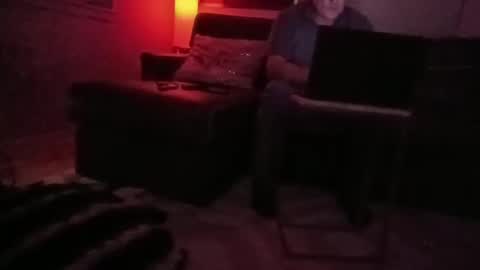 Luv2tokNstrok online show from September 21, 2025, 11:01 am