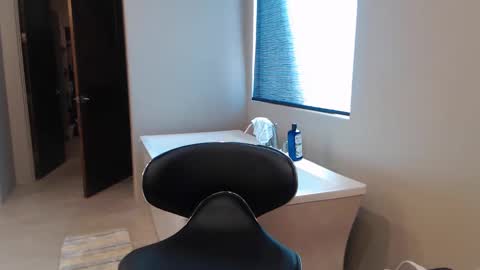 luv_missle online show from March 9, 2025, 7:59 pm