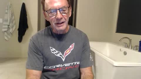 Snapshot of luv_missle chatting on April 18, 2026, 4:16 am luv_missle online show from April 18, 2026, 4:16 am