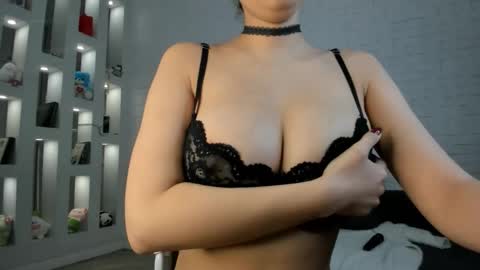 Yuna online show from November 29, 2025, 3:31 am