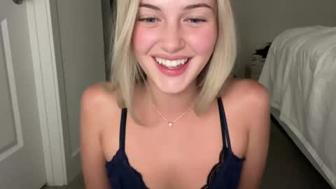 Aimee online show from October 12, 2025, 3:27 am