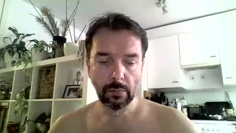 Luvly online show from October 22, 2025, 8:47 am