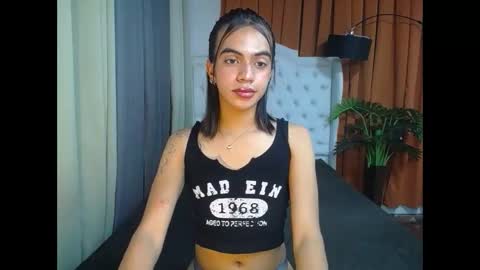 luvrr_trixie online show from January 19, 2026, 12:09 pm