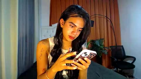 luvrr_trixie online show from February 9, 2026, 12:20 pm