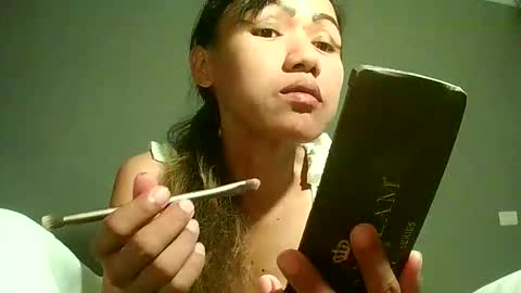 Bee Bee online show from April 17, 2026, 6:55 pm