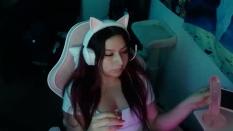 Snapshot of luvvespie chatting on November 26, 2025, 10:44 pm luvvespie online show from November 26, 2025, 10:44 pm