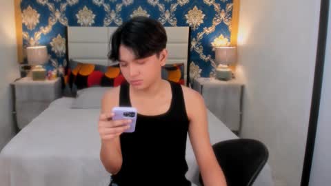 queen lux online show from March 4, 2025, 2:06 am