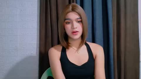 queen lux online show from March 6, 2026, 2:02 pm