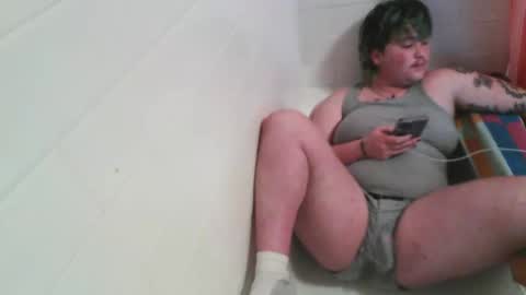 Lux online show from October 22, 2025, 3:51 am