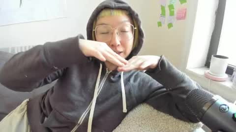 Snapshot of luxgray chatting on March 29, 2026, 4:18 pm LuxGray online show from March 29, 2026, 4:18 pm