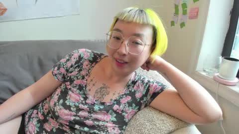 Snapshot of luxgray chatting on March 31, 2026, 8:53 pm LuxGray online show from March 31, 2026, 8:53 pm