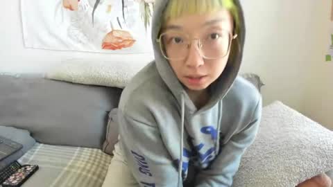 Snapshot of luxgray chatting on April 11, 2026, 6:45 pm LuxGray online show from April 11, 2026, 6:45 pm