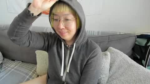 Snapshot of luxgray chatting on May 5, 2026, 7:00 pm LuxGray online show from May 5, 2026, 7:00 pm