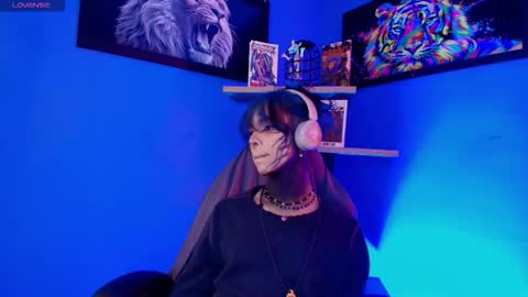 Luxiel 3 online show from March 17, 2026, 10:35 pm