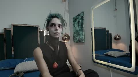 Luxiel 3 online show from April 7, 2026, 9:04 pm