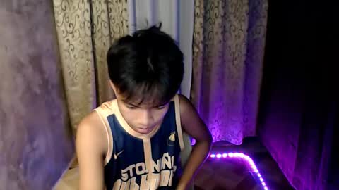 luxirfy online show from December 15, 2025, 5:06 pm