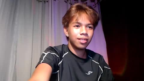 Snapshot of luxirfy_xx chatting on May 22, 2026, 6:02 pm luxirfy online show from May 22, 2026, 6:02 pm