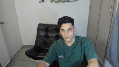Snapshot of luxrx chatting on April 29, 2026, 11:11 pm luxrx online show from April 29, 2026, 11:11 pm