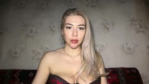LuxSonyaStar online show from May 9, 2026, 8:58 pm