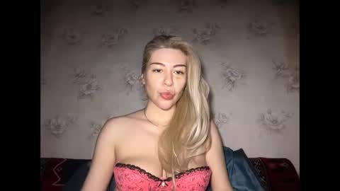 LuxSonyaStar online show from May 17, 2026, 12:45 pm