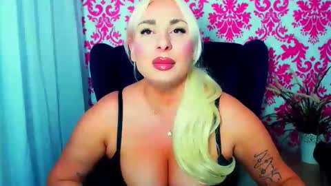 Snapshot of luxuriaaa chatting on April 27, 2026, 8:07 pm Luxuriaa online show from April 27, 2026, 8:07 pm