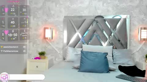 Snapshot of luxury_woman_ chatting on February 23, 2025, 1:35 am online show from February 23, 2025, 1:35 am