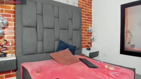Snapshot of luxuryheavenn chatting on May 12, 2026, 8:28 pm luxuryheavenn online show from May 12, 2026, 8:28 pm