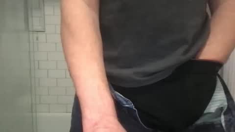 lvguynextdoor440656 online show from November 22, 2025, 7:35 pm