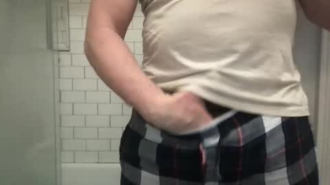 lvguynextdoor440656 online show from April 20, 2026, 2:36 am