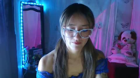 Snapshot of lya_ch chatting on October 6, 2025, 9:45 pm Call me Lia online show from October 6, 2025, 9:45 pm