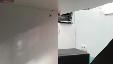 lyalya7773 online show from December 3, 2025, 10:13 am