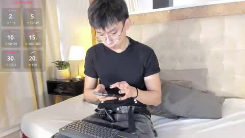 Lyan online show from November 9, 2025, 7:45 pm