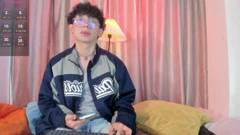 Lyan online show from May 3, 2026, 6:14 pm