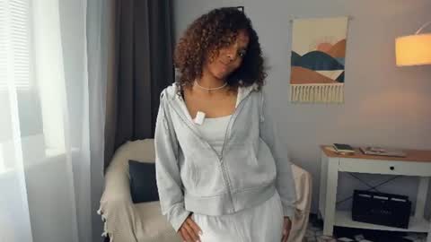 Snapshot of lydalambino chatting on July 10, 2026, 8:50 am Dina online show from July 10, 2026, 8:50 am