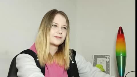 Snapshot of lydiasunny chatting on November 13, 2025, 8:08 pm Lydia online show from November 13, 2025, 8:08 pm