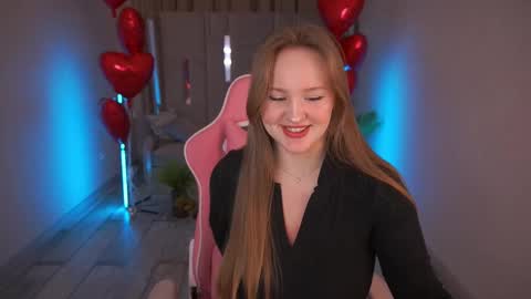 lylanimfa online show from February 17, 2025, 5:32 pm