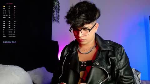 Lyle Bennett Freelance Model online show from October 28, 2025, 10:19 am