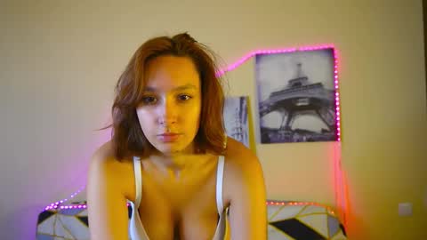 Lylian online show from September 21, 2025, 6:59 am